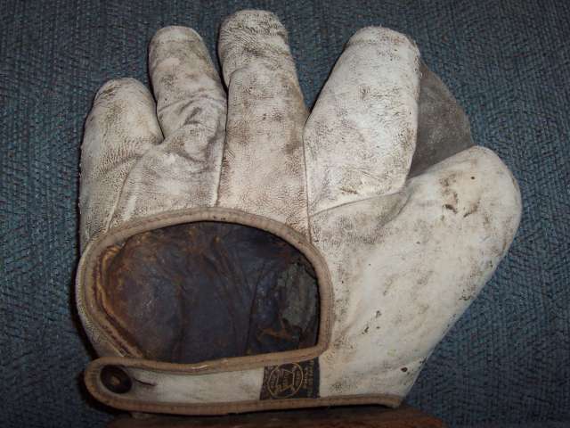 A.J. Reach White Full Web Righty Back